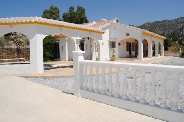 Villa for Sale in Competa, Competa..