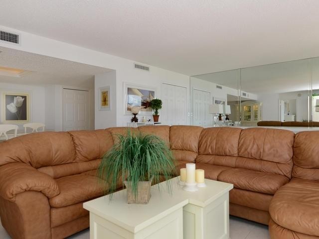 2 bedroom Residence For Sale: Singer.. - 2