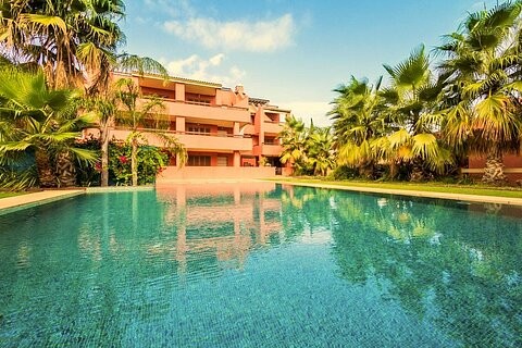* STUNNING DUPLEX CLOSE TO THE BEACH