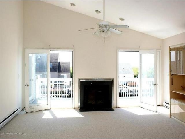 3 bedroom Flat For Sale: 108 Eliza Lane..