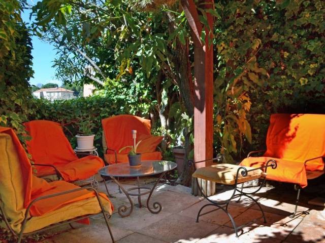 Garden level 2 bed Apart (Corne d'Or)..