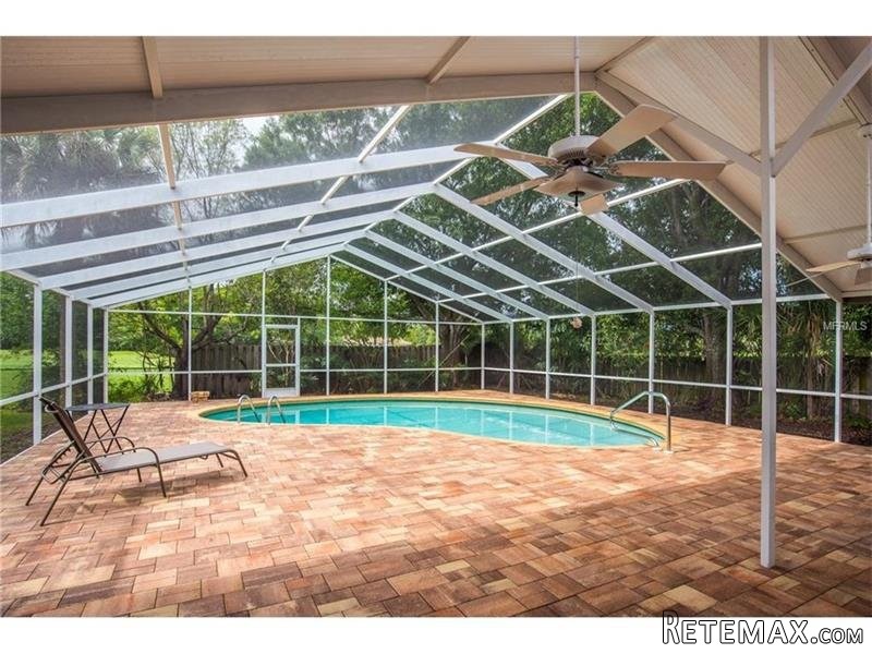 3 bedroom House For Sale: 3448 Pine.. - 2