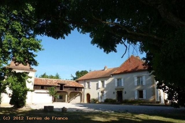 Beautiful Manor Of High Quality..