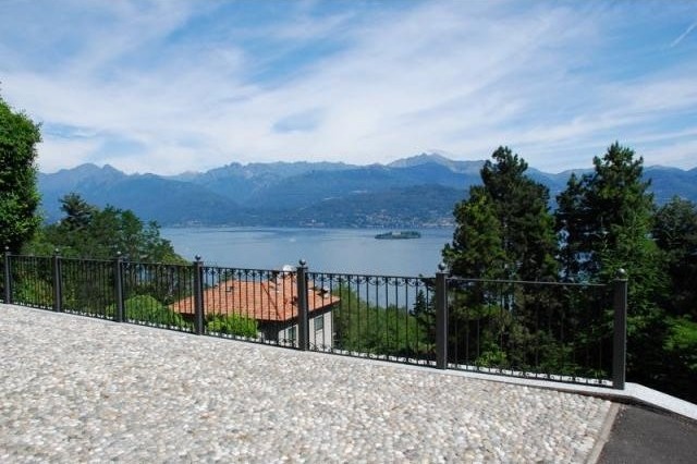 4 bedroom Villa For Sale: Stresa, IT - 2