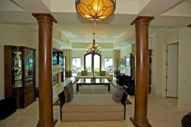 5 bedroom Flat For Sale: 5959 COLLINS.. - 2