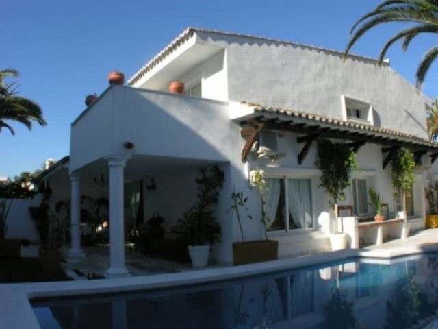 Villa - This five bedroom villa is..