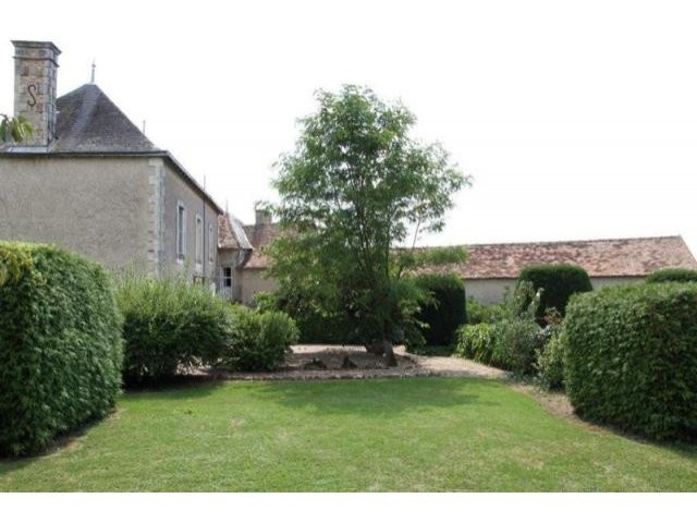 6 bedroom House For Sale: 86300.. - 2