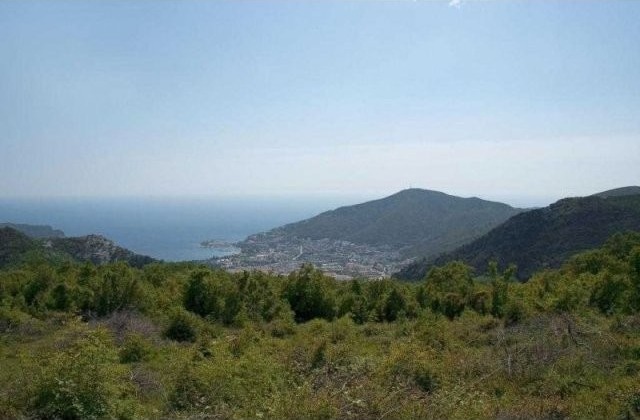 Plot of land inMarkovići, Budva