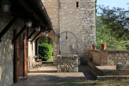 Umbrian Villa With 27 Rooms - 2