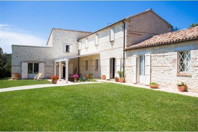 6 bedroom House For Sale: Sirolo..