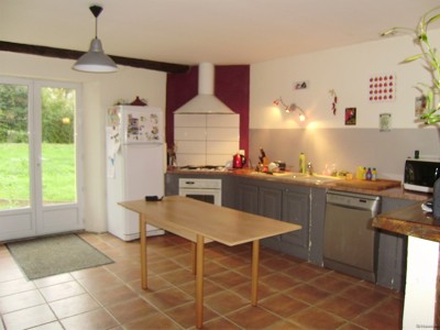 Large Detached 2 Bedroom House - 2