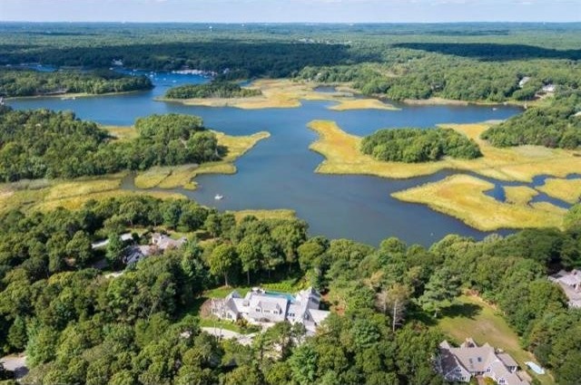 5 bedroom Property For Sale: Beach Plum..