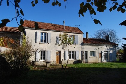 Lovely 3-bed, habitable village property