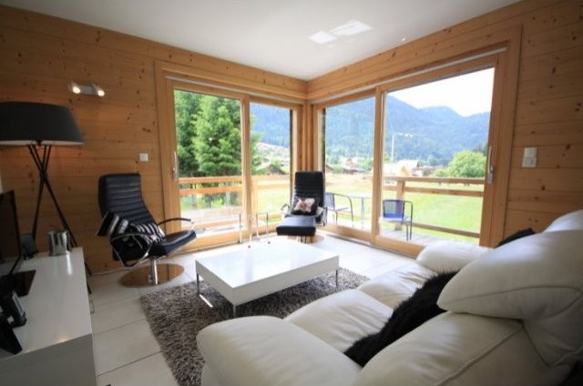 Recently constructed, superbly..