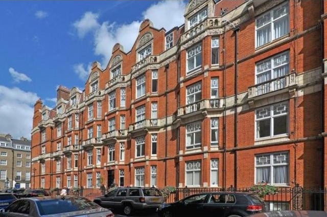 3 Bedrooms - Apartment - London - For..