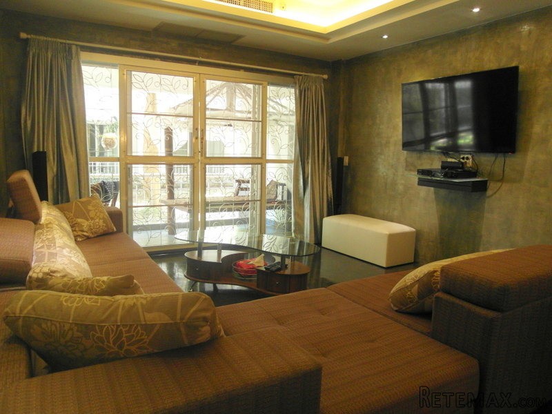 1 bedroom Condo: stylish and spacious..