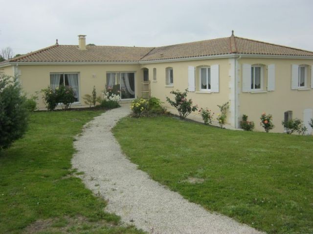 Beautiful & spacious house with basement