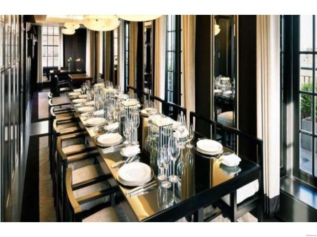 4 bed flat to rent in Park Lane, Mayfair - 2