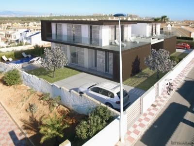 3 Bedrooms - Villa - Alicante - For Sale