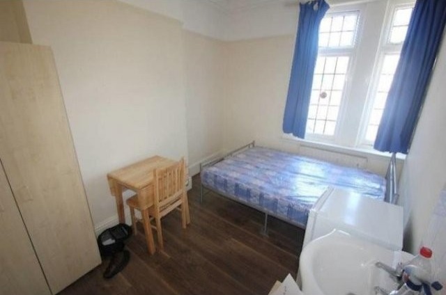 Flat/Apartment To Let in London - 2