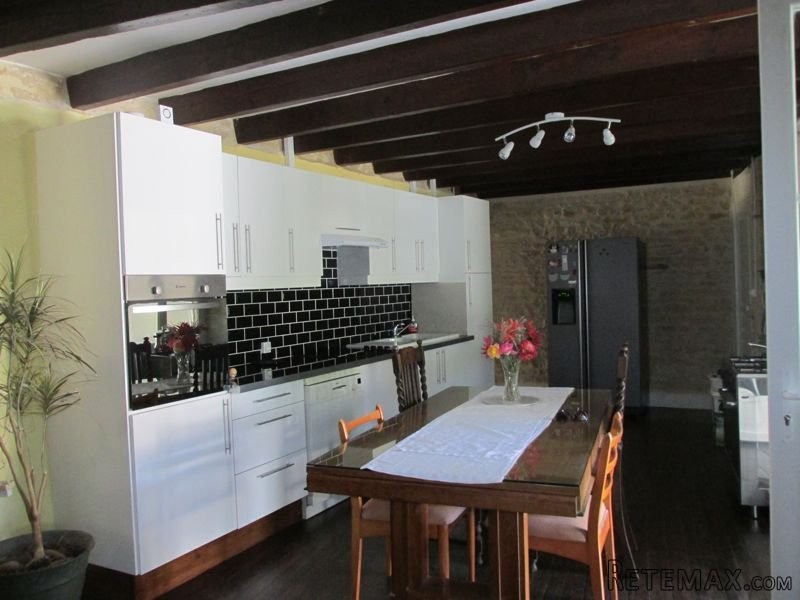 Longere With 4 Bedrooms And Gardens - 2