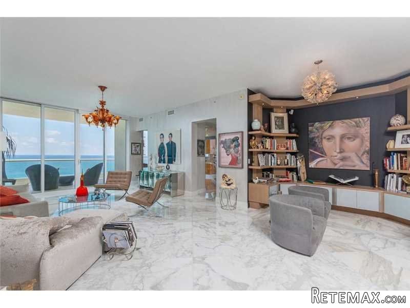 2 bedroom Flat For Sale: 16051 COLLINS.. - 2