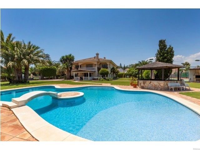 6 Bedrooms - Property - Malaga - Resale