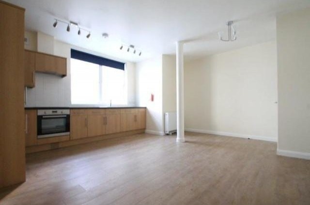2 bed flat to rent - 2