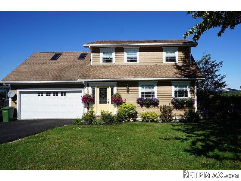 3 bedroom House For Sale: 6 Westwind..