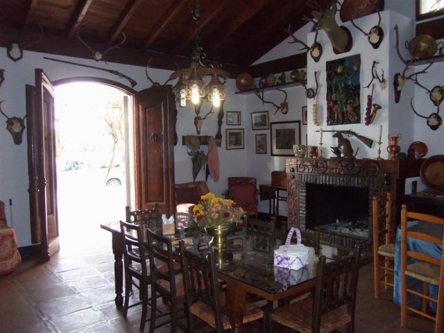 Villa - Beautiful 3 bedroom Spanish.. - 2