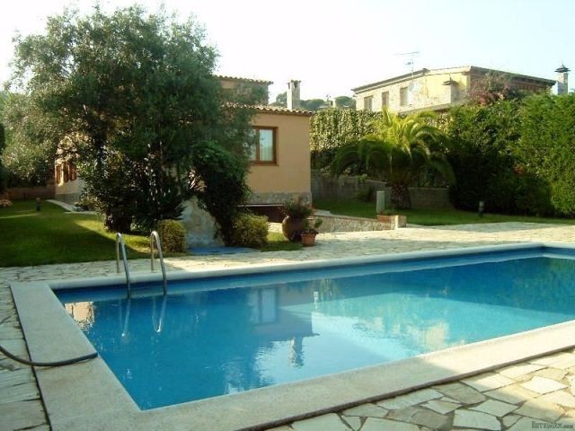 10 Bedrooms - Villa - Girona - For Sale