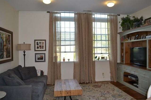 2 bedroom Condominium For Sale: Armonk.. - 2