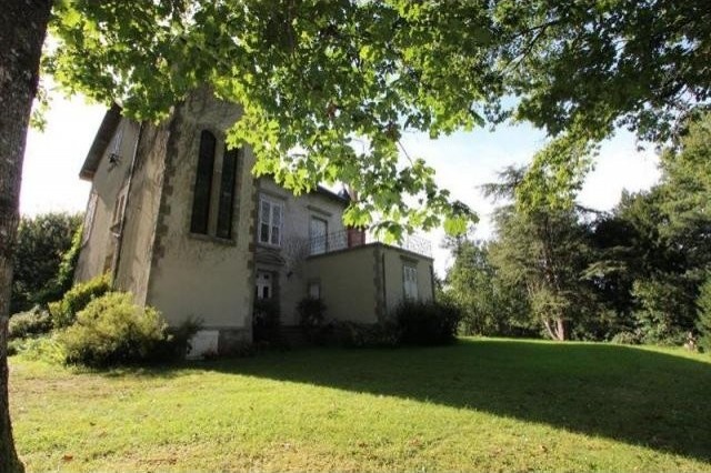 6 bedroom House For Sale: 87000 LIMOGES