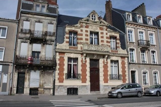 7 bedroom Town House For Sale: 62200..