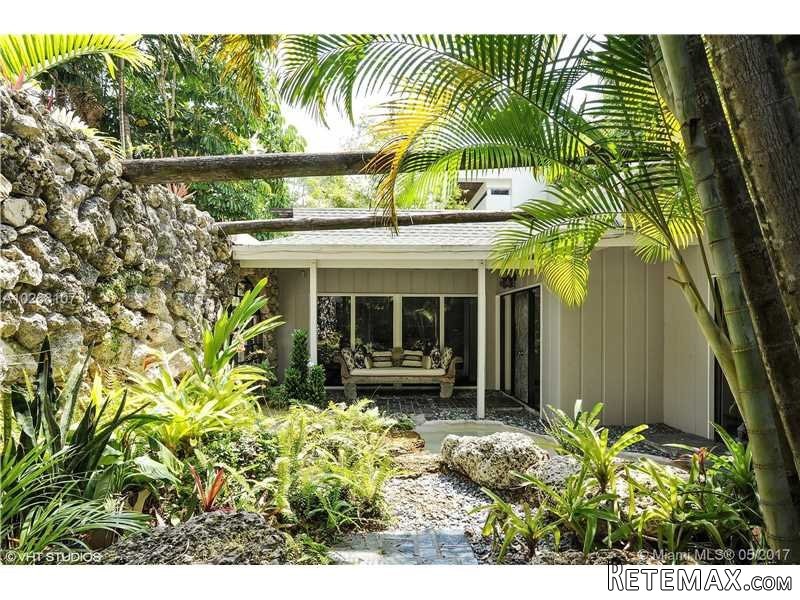 3 bedroom House For Sale: 3670 Palmetto.. - 2
