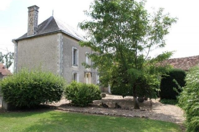 6 bedroom House For Sale: 86300..