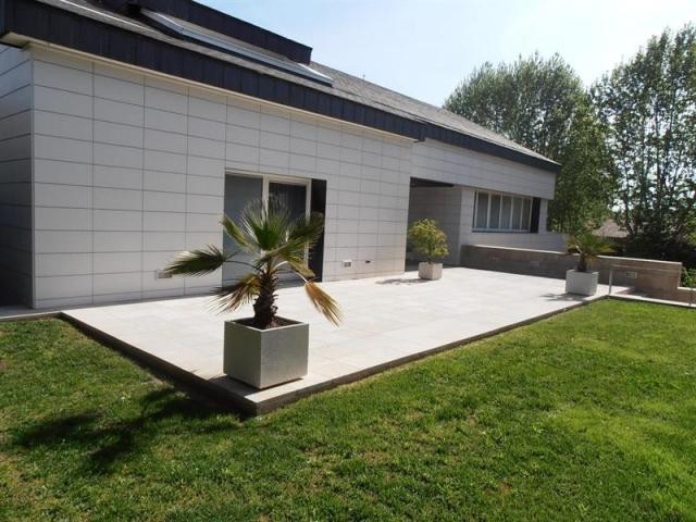 5 bedroom Detached House For Sale:.. - 2