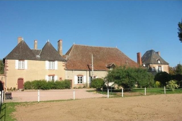 6 bedroom Castle For Sale: 03000 MOULINS