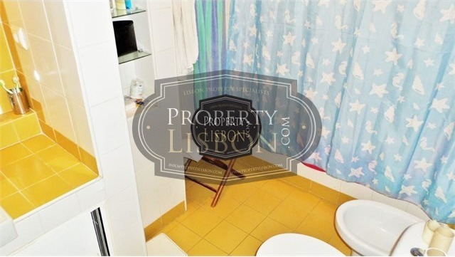 T3 Lisbon Apartment for Sale with..