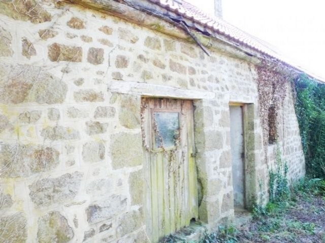 Barn to Renovate in Nice Setting - 2