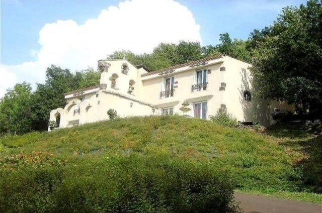 3 bedroom Character For Sale: 63320..