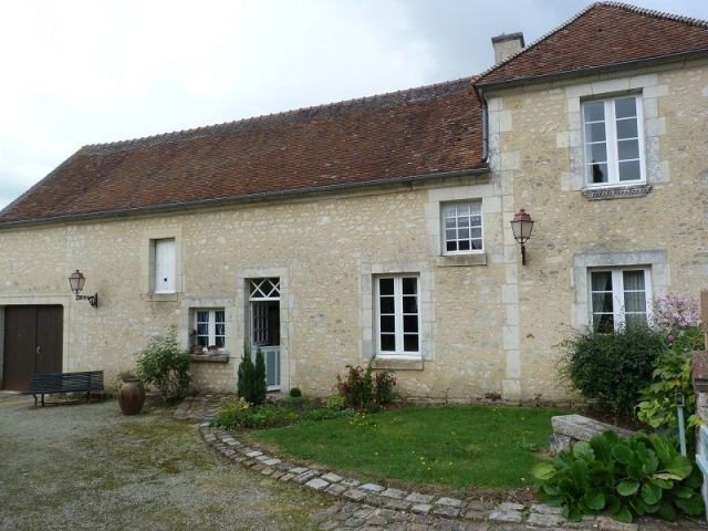Farmhouse with Bundles of Character