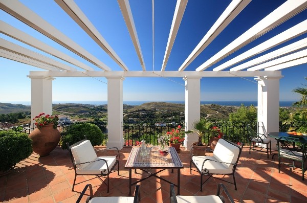 5 Bedrooms - Villa - Malaga - For Sale