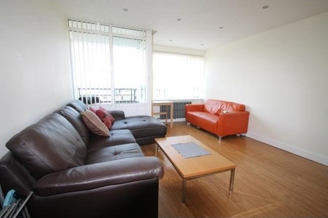 2 bed flat to rent