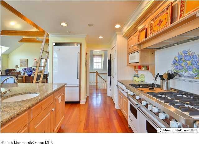 4 bedroom Property For Sale: 1081.. - 2