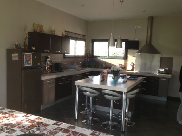 Beautiful and spacious recent 4 beds.. - 2