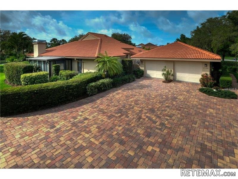 2 bedroom Town House For Sale: 1740..