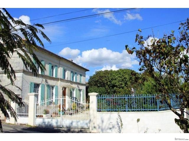 5 Bedroom Manor House For Sale