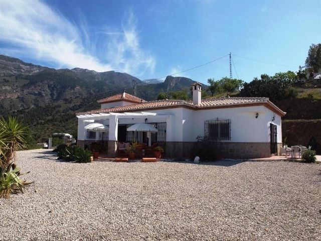 Villa for Sale in Canillas De Aceituno..