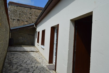 Great Ruffec townhouse with 2 garages.. - 2